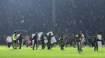 Число жертв давки на стадионе в Индонезии увеличилось до 174 человек