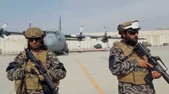 В Сети появилось видео с подвешенным к вертолету талибов человеком