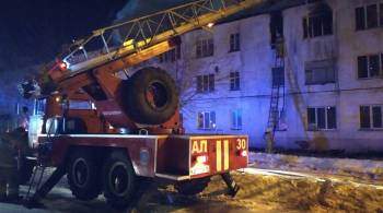 В Свердловской области загорелся трехэтажный жилой дом
