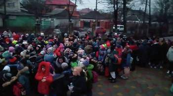 Около 600 детей выезжают из ДНР в Ростовскую область, сообщил депутат