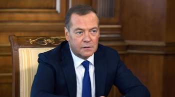 Twitter ограничил показ поста Медведева
