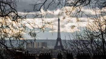 В Париже подозревают полицейского в убийстве женщины, сообщили СМИ