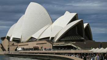 В Сиднее начались протесты против  ковидных  ограничений, сообщили СМИ