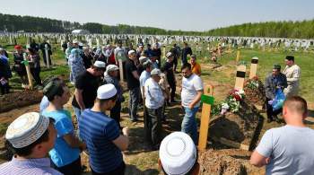 В Казани похоронили учительницу, загородившую собой детей при стрельбе