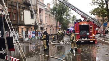 В центре Ростова-на-Дону загорелось бесхозное здание 