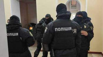 Депутат Рады подрался с охранниками и сломал стол в Одесском горсовете