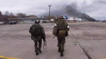 Форсировали реку и сбили дрон: видео продвижения бойцов ВДВ под Киевом 