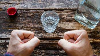 Нарколог рассказал об опасности употребления алкоголя при ОРВИ