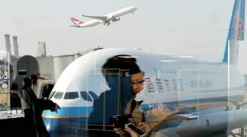 В пекинских аэропортах отменили более 660 рейсов