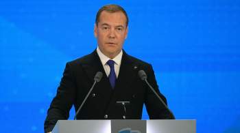 Россия жестко ответит на введенные Западом ограничения, заявил Медведев