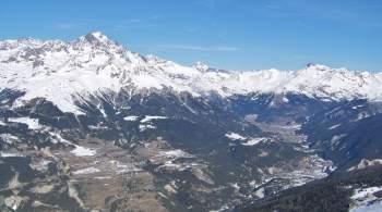 Во французских Альпах под лавиной погибли два человека 