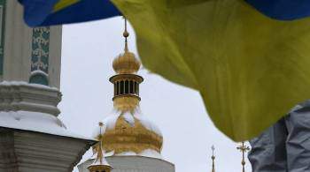 Ветер снес крест с одного из куполов Софийского собора в Киеве