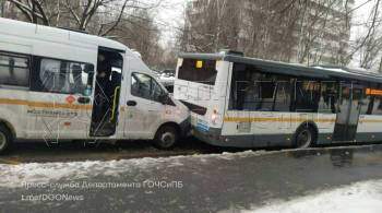 В Москве при столкновении маршрутки и автобуса пострадали две женщины