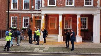 Экоактивисты облили краской штаб-квартиру лоббистских групп в Лондоне