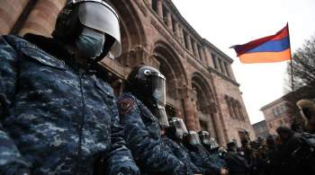 Митингующие начали собираться у здания правительства Армении