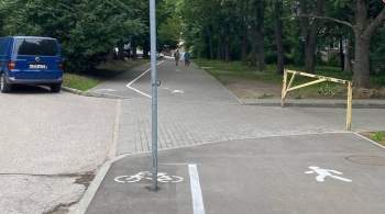 В Калининграде поставили дорожные знаки посреди велодорожек