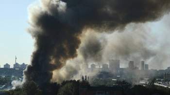 К тушению пожара в центре Москвы привлекли катер и три вертолета