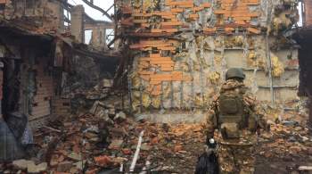 Силовики ВСУ разрушают каждое здание в Марьинке, заявил российский боец