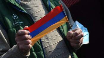 В Ереване проходит факельное шествие в память о погибших в Карабахе
