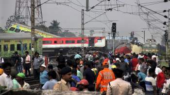 Власти Индии назовут причину крушения поездов после расследования