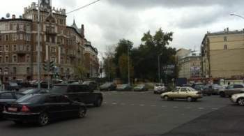 В центре Москвы столкнулись три автомобиля