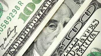 Эксперт назвал главные риски для курса доллара в следующем году