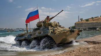 Более половины россиян считают, что престиж военного растет, показал опрос 