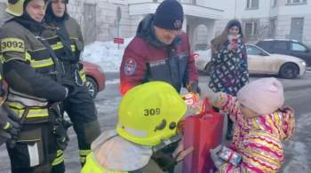 Пожарные исполнили новогоднее желание юной жительницы Москвы
