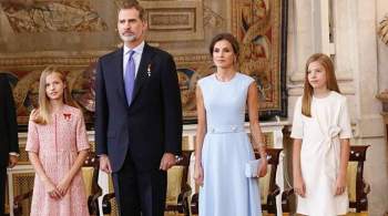 Премьер Испании поддержал идею лишить короля неприкосновенности
