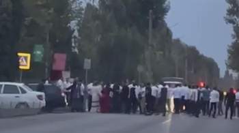 Полиция занялась потасовкой на свадьбе, перекрывшей трассу под Воронежем 