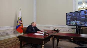 Путин поздравил медиков с наступающим днем медработника