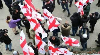 Партия Саакашвили прекратила семимесячный бойкот парламента Грузии