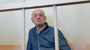 Суд продлил домашний арест петербургского депутата Резника
