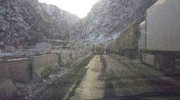 На Военно-Грузинской дороге застряли 340 фур
