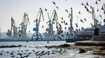 В порту Сахалина в море вытек мазут из китайского судна