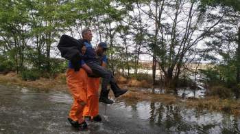 ВСУ обстреливают Херсонскую область во время эвакуации затопленных пунктов