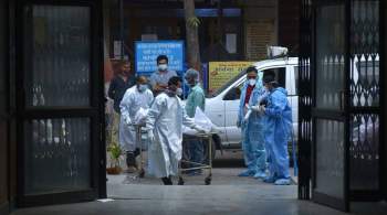 В Индии выявили три штамма SARS-CoV-2, поражающие уже привитых людей