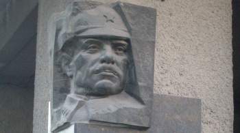 В Харькове демонтировали бюст маршала Блюхера
