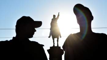 В Киеве предложили снести памятник Щорсу