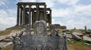 В Турции нашли головы древних статуй Афродиты и Диониса