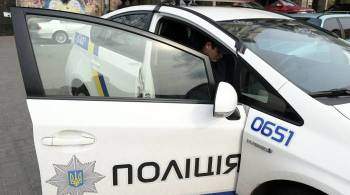В Киеве мужчина бросил молоток в окно здания Рады