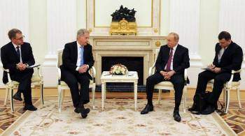 Путин по телефону обсудил ситуацию на Украине с президентом Финляндии