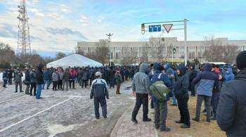 Митингующие на западе Казахстана начали переговоры с комиссией властей