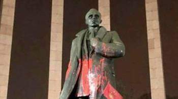 В Тернополе будут круглосуточно охранять памятник Бандере