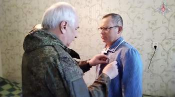 Бойцам, отбившим атаки ВСУ на Южно-Донецком направлении, вручили госнаграды