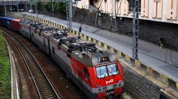 На Кубани поезд превратил легковушку в груду металла, есть погибшие