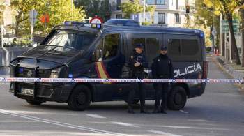 В Барселоне оккупанты жилья забросали полицию петардами 