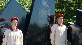 Под Челябинском открыли мемориал школьнику, утонувшему при спасении детей