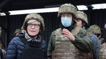 Премьер Литвы посетила КПП в Донбассе
