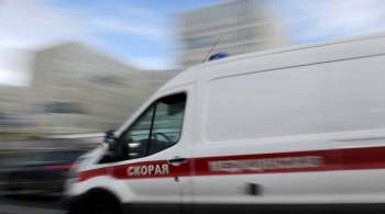 В Москве машина скорой перевернулась после столкновения с легковушкой